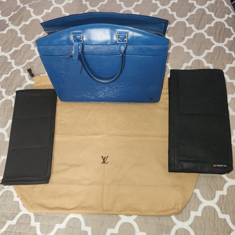 Louis Vuitton Vintage Epi Riviera With COA